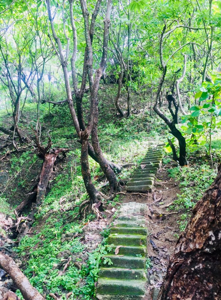 playa Isquerda stairs